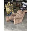 Image 3 : BROWN FABRIC RECLINNER CHAIR