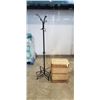 Image 1 : LAUNDRY AND METAL COAT RACK