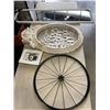 Image 1 : DRESSING MIRROR METAL DECOR AND FRAME
