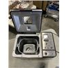 Image 8 : ASSORTED HOUSEHOLD AND KITCHEN APPLIANCES  AND CUISINART BREADMAKER