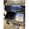 Image 2 : ULTIMA COSA DIGITAL 8.5QT DUAL ZONE AIR FRYER - TESTED WORKING, RETAIL $299