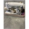 Image 1 : VINTAGE UNIVERSAL SEWING MACHINE