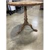 Image 2 : VINTAGE PARLOUR TABLE