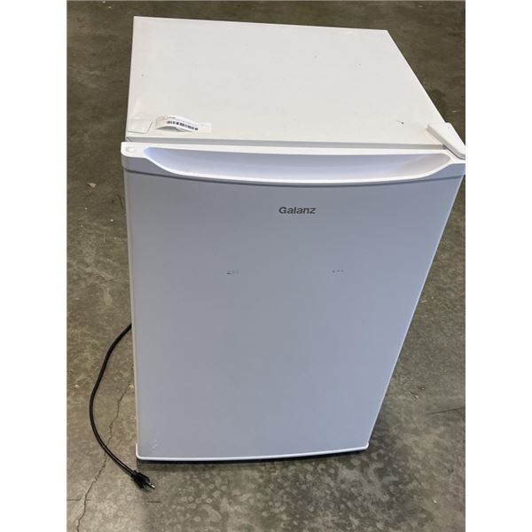 GALANZ 3 DRAWER 3.04 CUBIC FOOT FREEZER