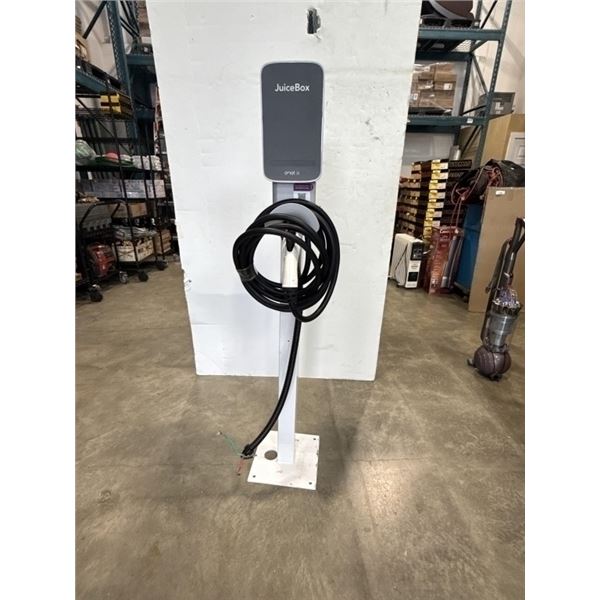 NEW JUICEBOX 40 AMP ELECTRIC VEHICLE CHARGING STATION WITH COMMERICAL METAL STAND, CAN BE WALL MOUNT