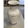 Image 1 : EASTERN PORCELAIN VASE