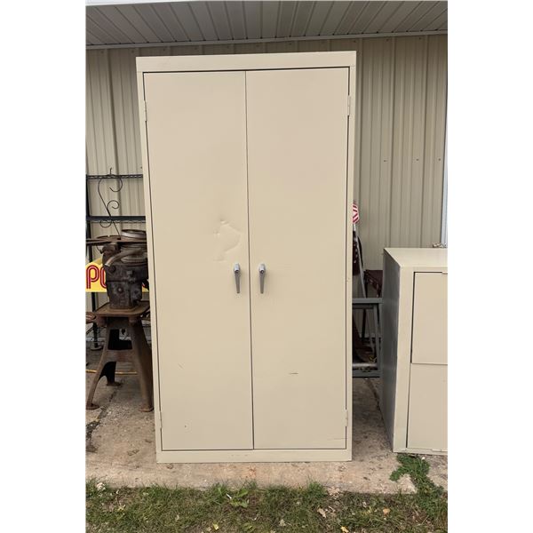 SANDUSKY METAL CABINET (MATCHES LOT 4)
