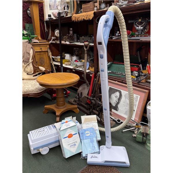 ELECTROLUX LUX 5000 CANISTER VACUUM – WORKS! AND LOTS OF BAGS