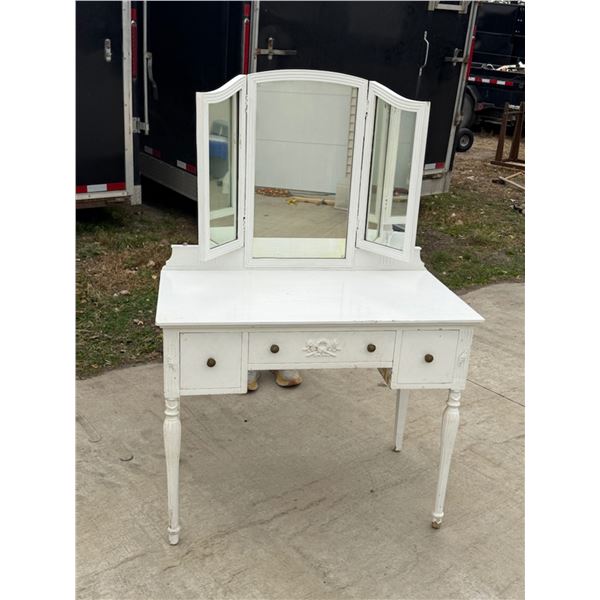 ANTIQUE VANITY WITH TRIFOLD MIRROR
