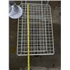Image 10 : WIRE SHELVES AND FAN