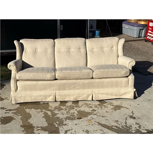 HERRINGBONE TWEED COUCH