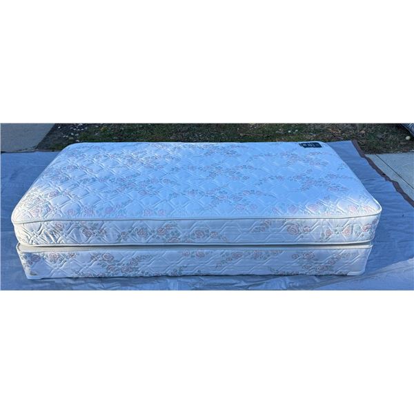 SERTA PERFECT SLEEPER TWIN MATTRESS AND BOXSPRING SET