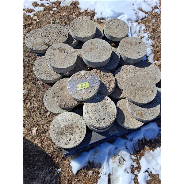 (30) Concrete Stepping Stones - 10" Diameter