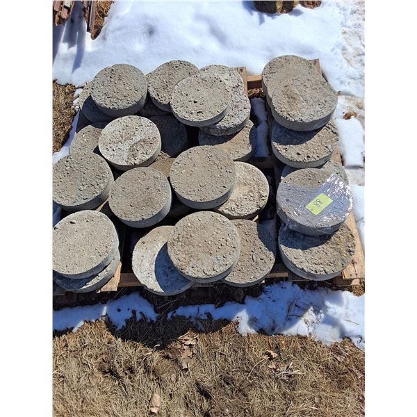 (30) Concrete Stepping Stones - 10" Diameter