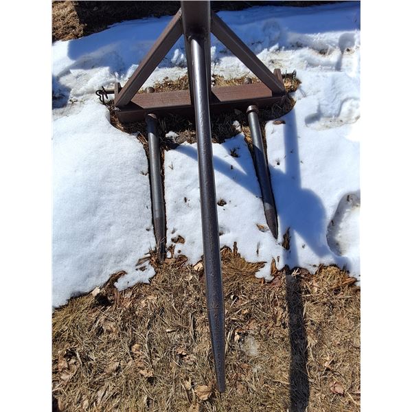 Heavy Duty 3-Point Hitch Bale Spear