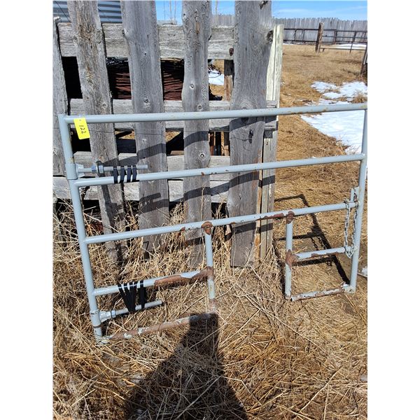 4' x 6' Steel Cutout Gate w/Hinges