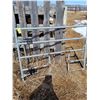 Image 1 : 4' x 6' Steel Cutout Gate w/Hinges