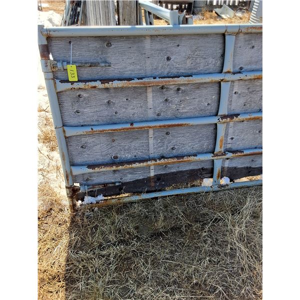 4' x 8' Steel Gate w/Hinges & Attached Shelter Boards