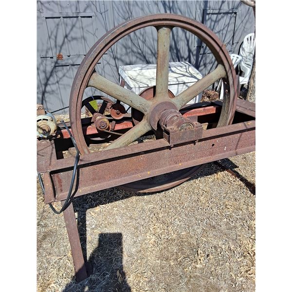 Custom Made Electric Log Splitter with 1/2 Horsepower Motor - Working