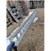 Image 1 : 32' Max Aluminum Extension Ladder