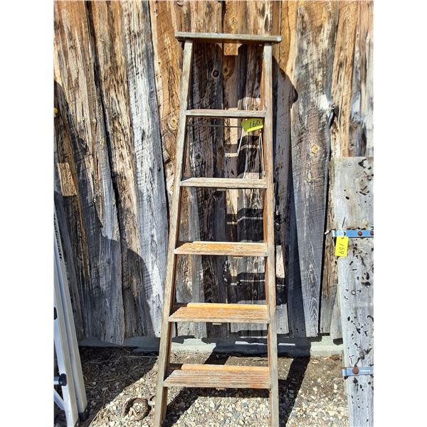 6' Wooden Step Ladder