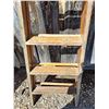 Image 2 : 6' Wooden Step Ladder