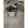 Image 1 : (6) Grease guns in pail