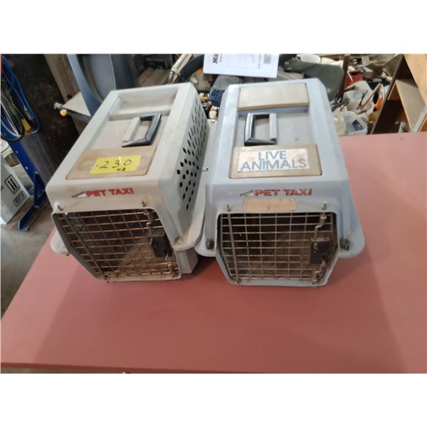 (2) Small Pet Carriers/ Kennels
