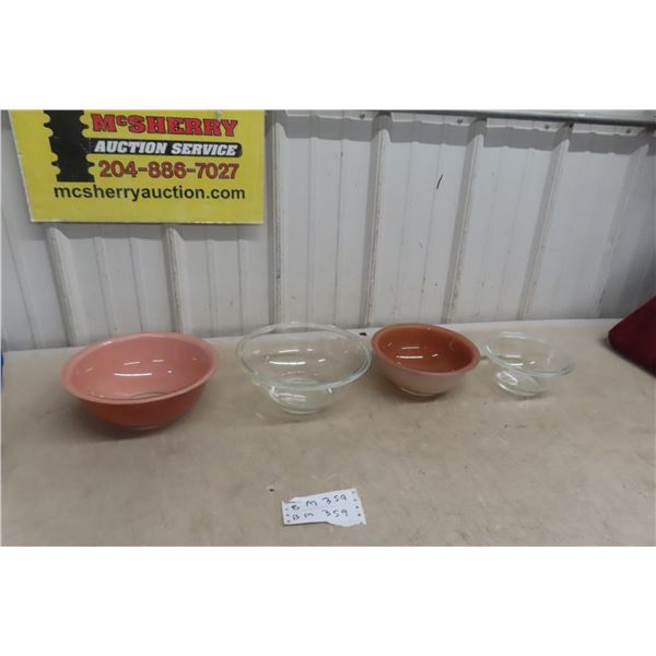 Set of Four Pyrex Peach Glass and Clear Mixing Bowls