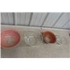 Image 2 : Set of Four Pyrex Peach Glass and Clear Mixing Bowls