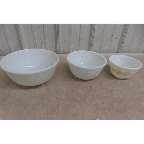 Set of Three Vintage Pyrex White Opal Mixing Bowls