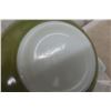 Image 5 : Two Piece Set of Vintage Pyrex Green/Crazy Daisy Mixing Bowls