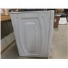 Image 2 : Maytag EPICZ Front-Load Washing Machine with Water Hose