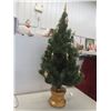 Image 4 : Christmas Tree (48" Tall)