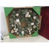 Image 10 : Christmas Wreath and Manger Set with Figures and More