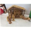 Image 2 : Christmas Wreath and Manger Set with Figures and More