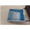 Image 2 : Large Snow Scoop Shovel