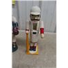 Image 2 : Set of Three Vintage Hand-Painted Wooden Ballplayer Nutcrackers