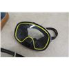 Image 2 : Three Healthways Tempered Glass Snorkeling Masks with Boots