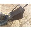 Image 7 : MTD Yard Machines 3.5 Gas Lawn Mower With Bag (Has Compression)
