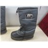 Image 6 : Pair of Sorel Boots, Size 10