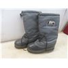 Image 7 : Pair of Sorel Boots, Size 10