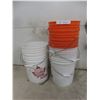 Image 1 : Six 5-Gallon Plastic Pails