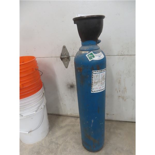 Cylinder of Compressed Gas (Argon)