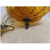 Image 3 : Mid-Century Modern Amber Glass Hanging Swag Lamp