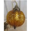 Image 6 : Mid-Century Modern Amber Glass Hanging Swag Lamp