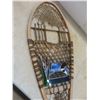 Image 4 : Wooden Snowshoe, 48", Decorated With Stained-Glass Picture