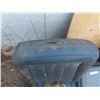 Image 6 : Two 1990 Ford F-150 Seats with Console, Needs Recovering
