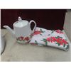 Image 7 : Fancy China Teapot, Bird Figurines, China Plate, Teacups, Saucers, and More