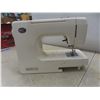 Image 6 : Kenmore Sewing Machine, Missing Needle